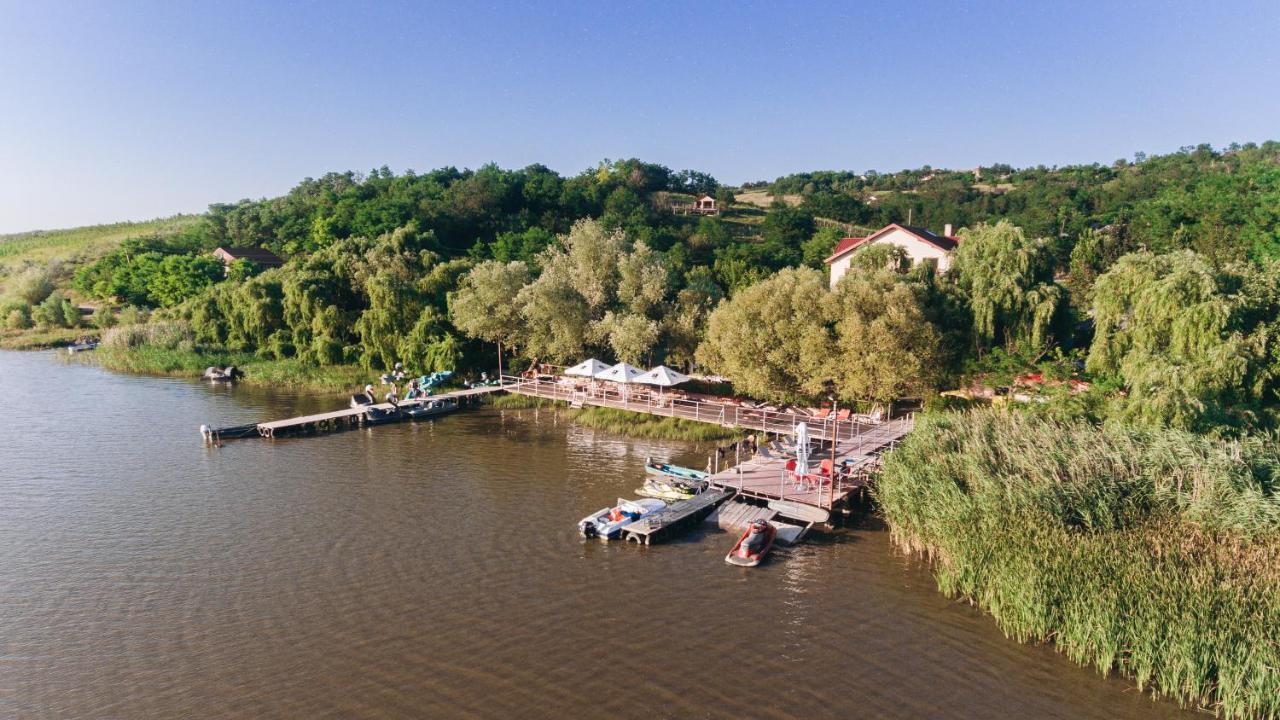 Enpi Lake Resort 이아시 외부 사진