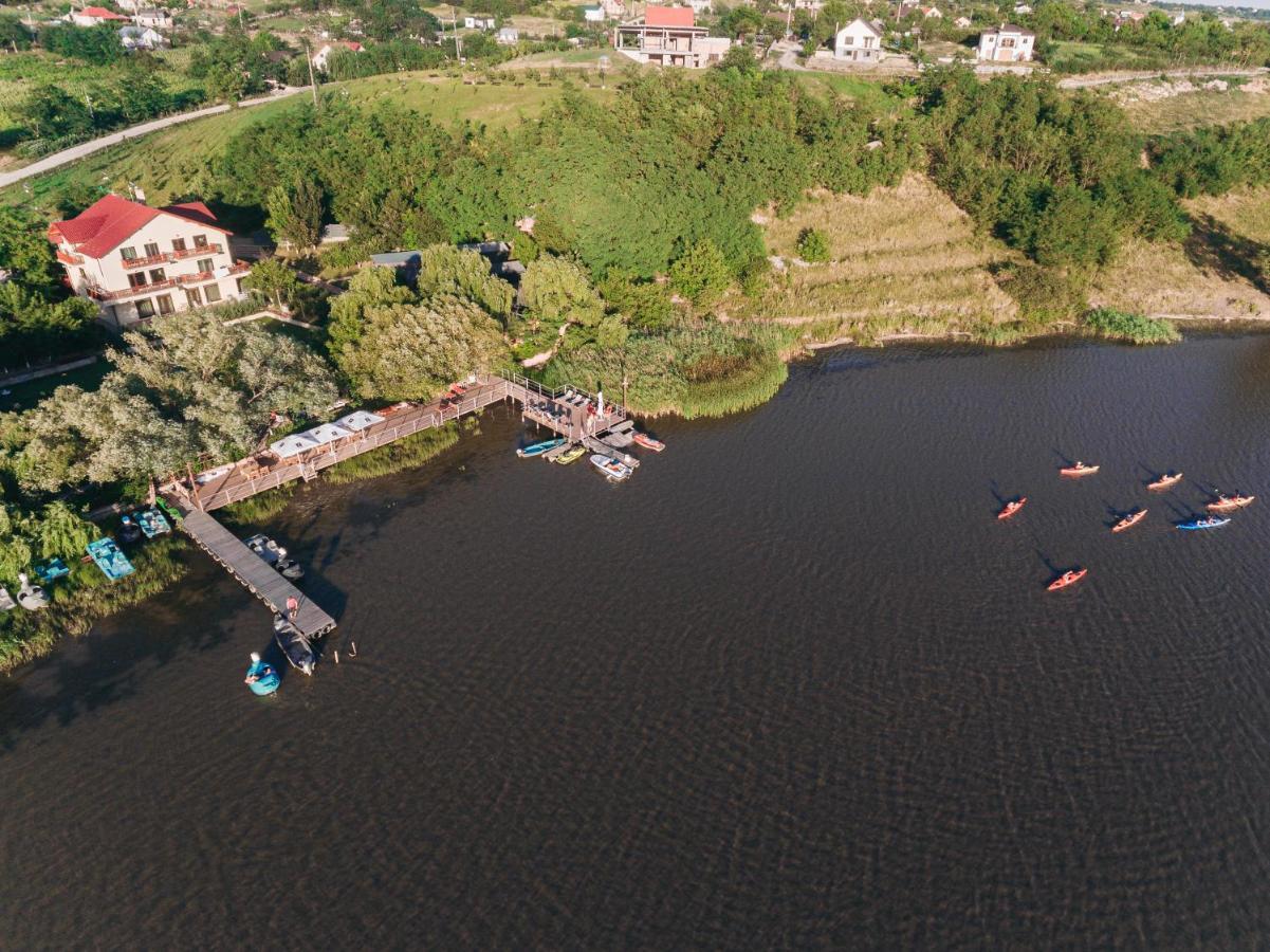 Enpi Lake Resort 이아시 외부 사진